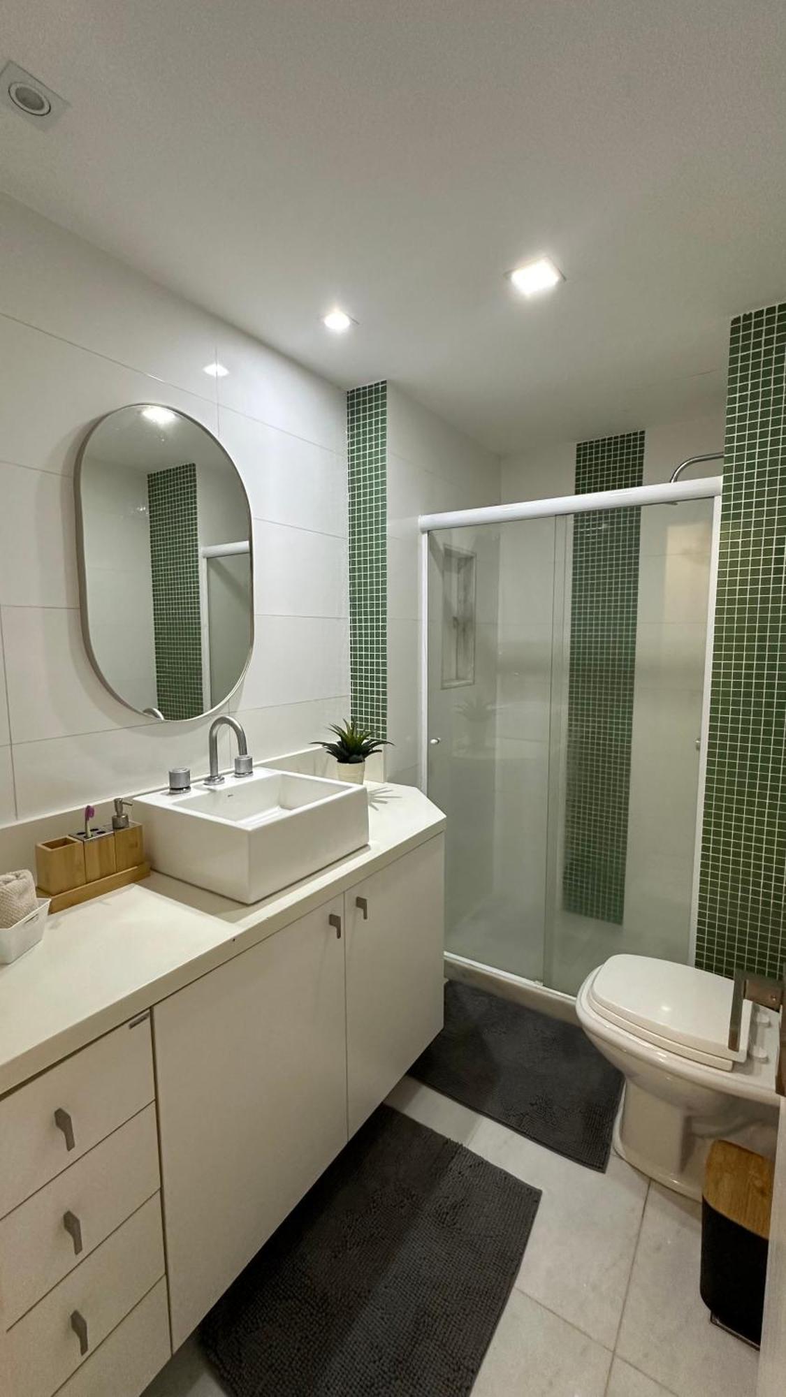 Apartamento Lindo Apto No Lugar Da Barra Da Tijuca! Com Uma Vista De Tirar O Folego, Frente O Mar! Totalmente Equipado E Decorado Ao Lado Dos Melhores E Quiosques Da Barra! Portaria 24h, Piscina, Sauna, Jacuzzi, Academia, Garagem, Wi-fi, Lavan Rio de Janeiro