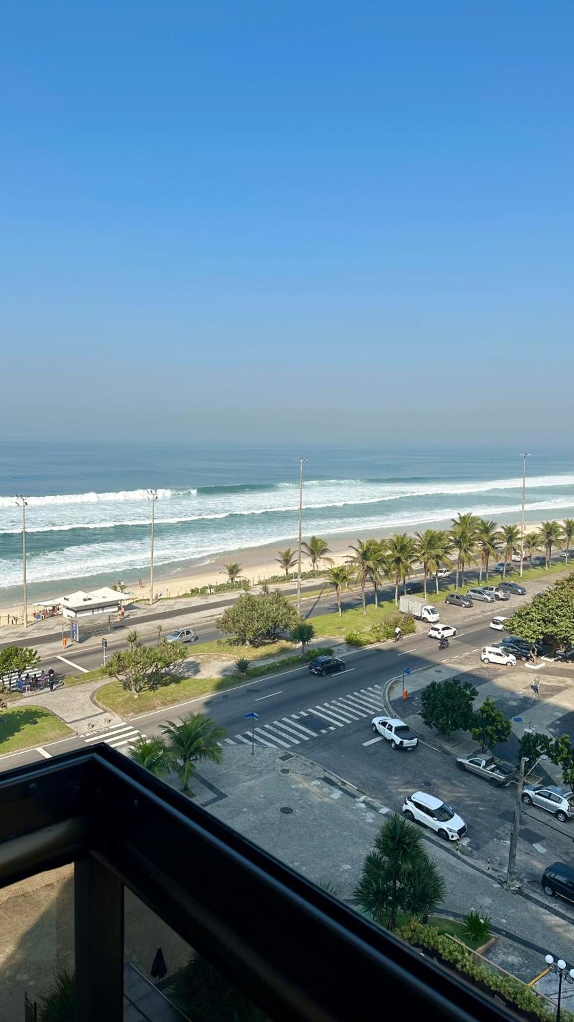 Apartamento Lindo Apto No Lugar Da Barra Da Tijuca! Com Uma Vista De Tirar O Folego, Frente O Mar! Totalmente Equipado E Decorado Ao Lado Dos Melhores E Quiosques Da Barra! Portaria 24h, Piscina, Sauna, Jacuzzi, Academia, Garagem, Wi-fi, Lavan