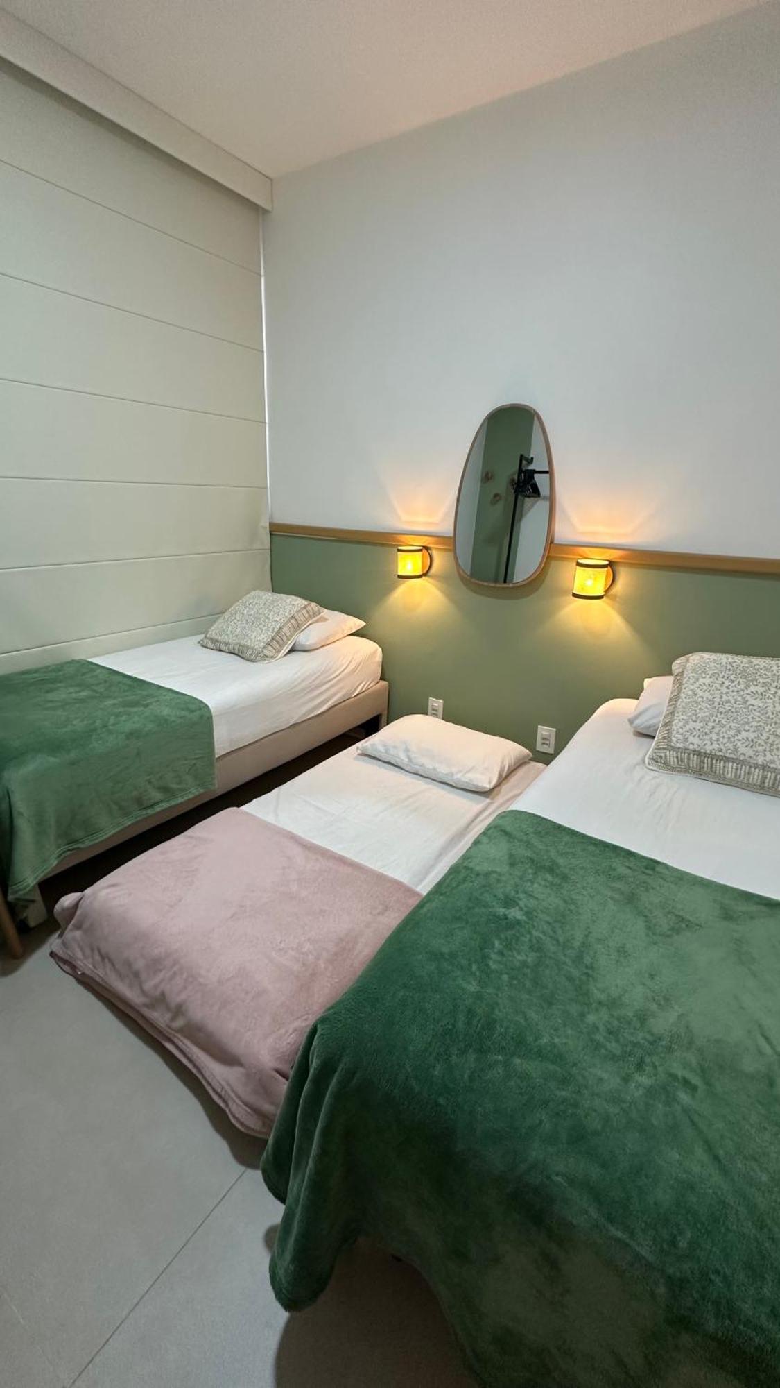 Lindo Apto No Lugar Da Barra Da Tijuca! Com Uma Vista De Tirar O Folego, Frente O Mar! Totalmente Equipado E Decorado Ao Lado Dos Melhores E Quiosques Da Barra! Portaria 24h, Piscina, Sauna, Jacuzzi, Academia, Garagem, Wi-fi, Lavan * Rio de Janeiro
