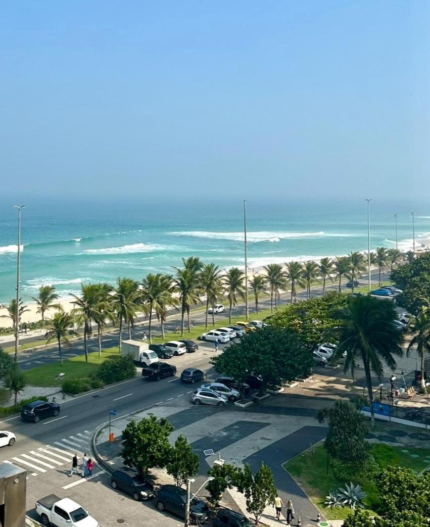 Lindo Apto No Lugar Da Barra Da Tijuca! Com Uma Vista De Tirar O Folego, Frente O Mar! Totalmente Equipado E Decorado Ao Lado Dos Melhores E Quiosques Da Barra! Portaria 24h, Piscina, Sauna, Jacuzzi, Academia, Garagem, Wi-fi, Lavan Apartamento