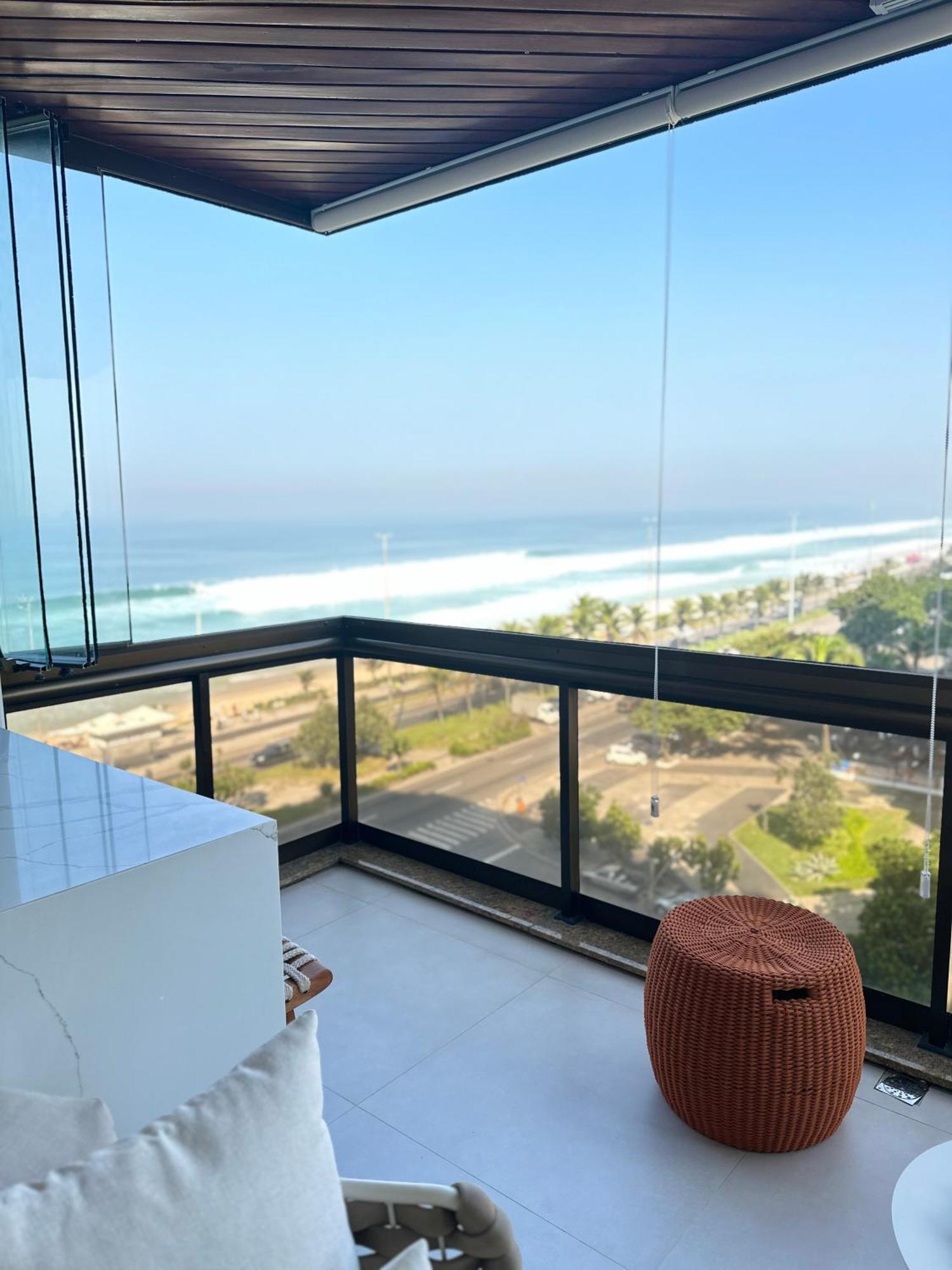 Lindo Apto No Lugar Da Barra Da Tijuca! Com Uma Vista De Tirar O Folego, Frente O Mar! Totalmente Equipado E Decorado Ao Lado Dos Melhores E Quiosques Da Barra! Portaria 24h, Piscina, Sauna, Jacuzzi, Academia, Garagem, Wi-fi, Lavan * Río de Janeiro